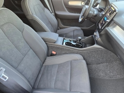 Volvo XC40 Ultra Black Edition B5 AWD 2026