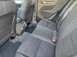 Volvo XC40 Ultra Black Edition B5 AWD 2026