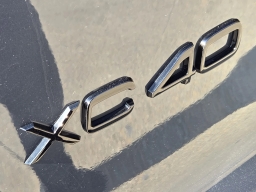 Volvo XC40 Ultra Black Edition B5 AWD 2026