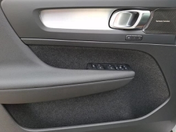 Volvo XC40 Ultra Black Edition B5 AWD 2026