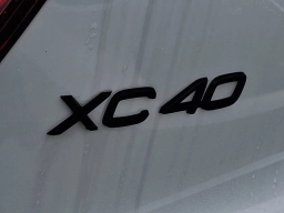 Volvo XC40 Ultra Black Edition B5 AWD 2026