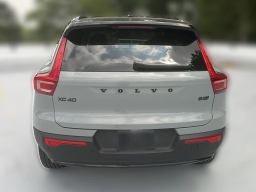 Volvo XC40 Ultra Black Edition B5 AWD 2026