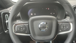 Volvo XC40 Ultra Black Edition B5 AWD 2026