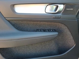 Volvo XC40 Ultra Black Edition B5 AWD 2026