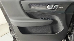Volvo XC40 Ultra Black Edition B5 AWD 2026