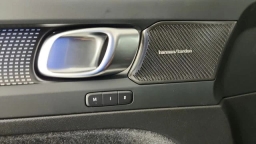 Volvo XC40 Ultra Black Edition B5 AWD 2026