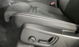 Volvo XC40 Ultra Black Edition B5 AWD 2026