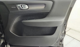 Volvo XC40 Ultra Black Edition B5 AWD 2026