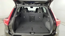 Volvo XC40 Ultra Black Edition B5 AWD 2026