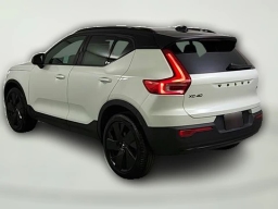 Volvo XC40 Ultra Black Edition B5 AWD 2026
