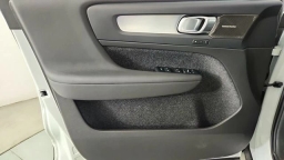 Volvo XC40 Ultra Black Edition B5 AWD 2026