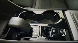 Volvo XC40 Ultra Black Edition B5 AWD 2026
