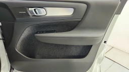 Volvo XC40 Ultra Black Edition B5 AWD 2026