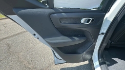 Volvo XC40 Ultra Black Edition B5 AWD 2026