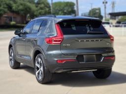 Volvo XC40 Core B5 AWD 2026
