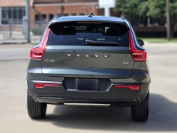 Volvo XC40 Core B5 AWD 2026