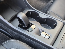 Volvo XC40 Core B5 AWD 2026