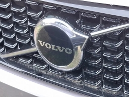 Volvo XC40 Core B5 AWD 2026