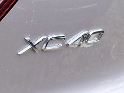 Volvo XC40 Core B5 AWD 2026