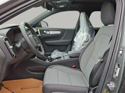 Volvo XC40 Core B5 AWD 2026