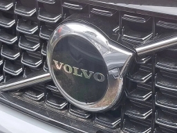 Volvo XC40 Core B5 AWD 2026