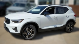 Volvo XC40 Core B5 AWD 2026