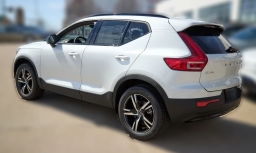 Volvo XC40 Core B5 AWD 2026