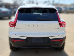 Volvo XC40 Core B5 AWD 2026