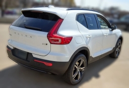 Volvo XC40 Core B5 AWD 2026