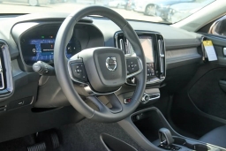 Volvo XC40 Core B5 AWD 2026