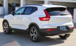 Volvo XC40 Core B5 AWD 2026