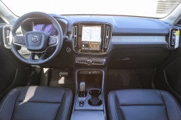 Volvo XC40 Core B5 AWD 2026