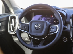 Volvo XC40 Core B5 AWD 2026