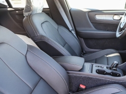 Volvo XC40 Core B5 AWD 2026
