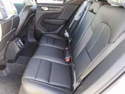 Volvo XC40 Core B5 AWD 2026