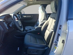 Volvo XC40 Core B5 AWD 2026