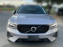 Volvo XC40 Core B5 AWD 2026