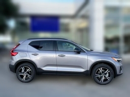 Volvo XC40 Core B5 AWD 2026