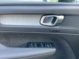 Volvo XC40 Core B5 AWD 2026