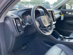 Volvo XC40 Core B5 AWD 2026