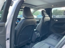 Volvo XC40 Core B5 AWD 2026
