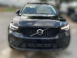 Volvo XC40 Core B5 AWD 2026