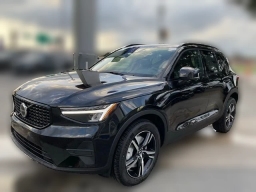 Volvo XC40 Core B5 AWD 2026