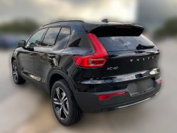 Volvo XC40 Core B5 AWD 2026