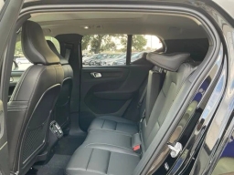 Volvo XC40 Core B5 AWD 2026