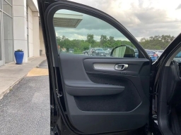 Volvo XC40 Core B5 AWD 2026