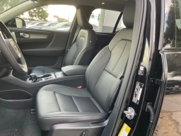 Volvo XC40 Core B5 AWD 2026