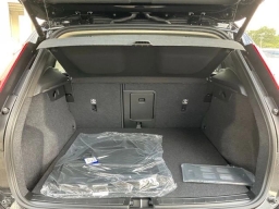 Volvo XC40 Core B5 AWD 2026