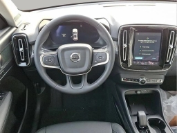 Volvo XC40 Core B5 AWD 2026