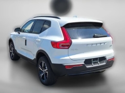Volvo XC40 Core B5 AWD 2026